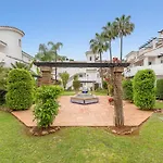 Marvellous 3 Bedroom Flat With Pool And Terrace