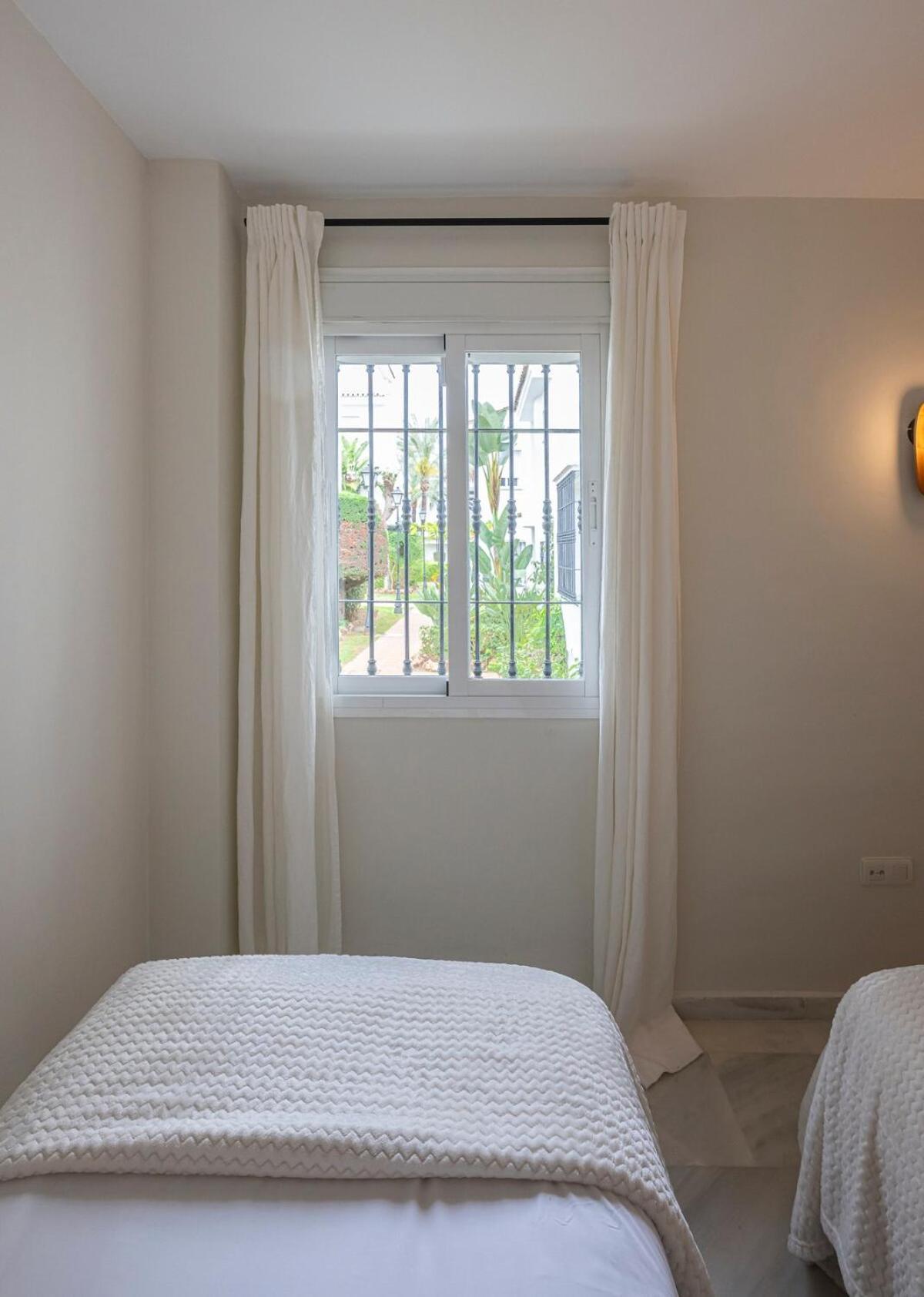 Marvellous 3 Bedroom Flat With Pool And Terrace