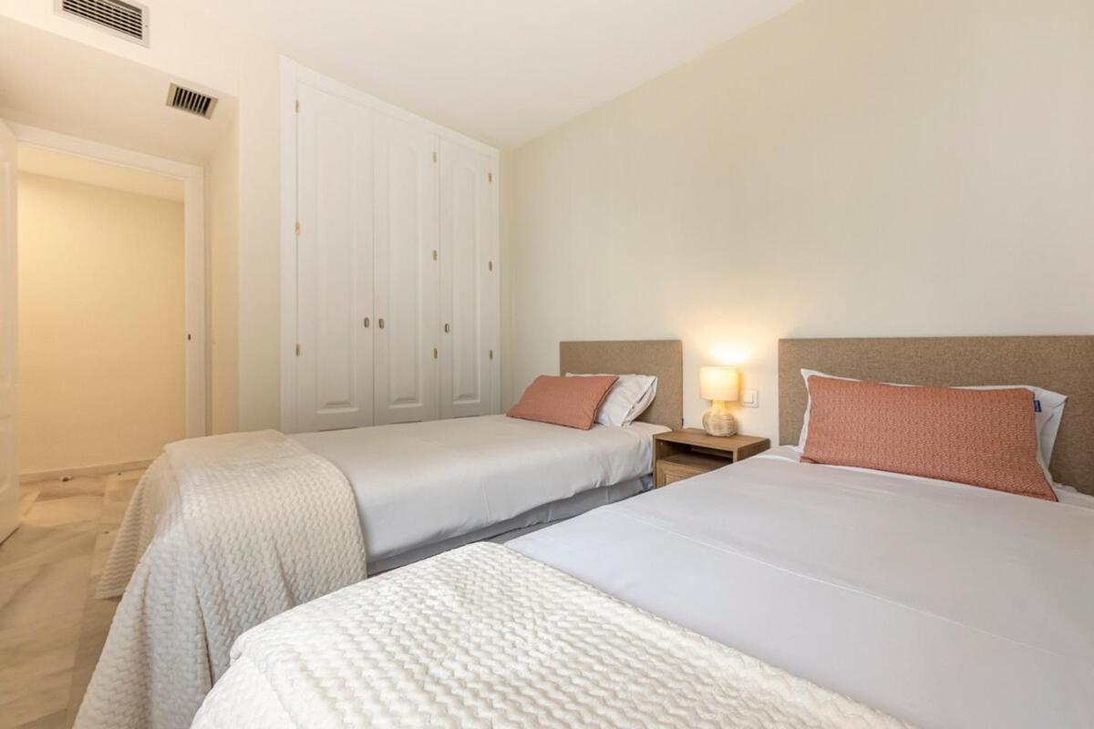 Marvellous 3 Bedroom Flat With Pool And Terrace