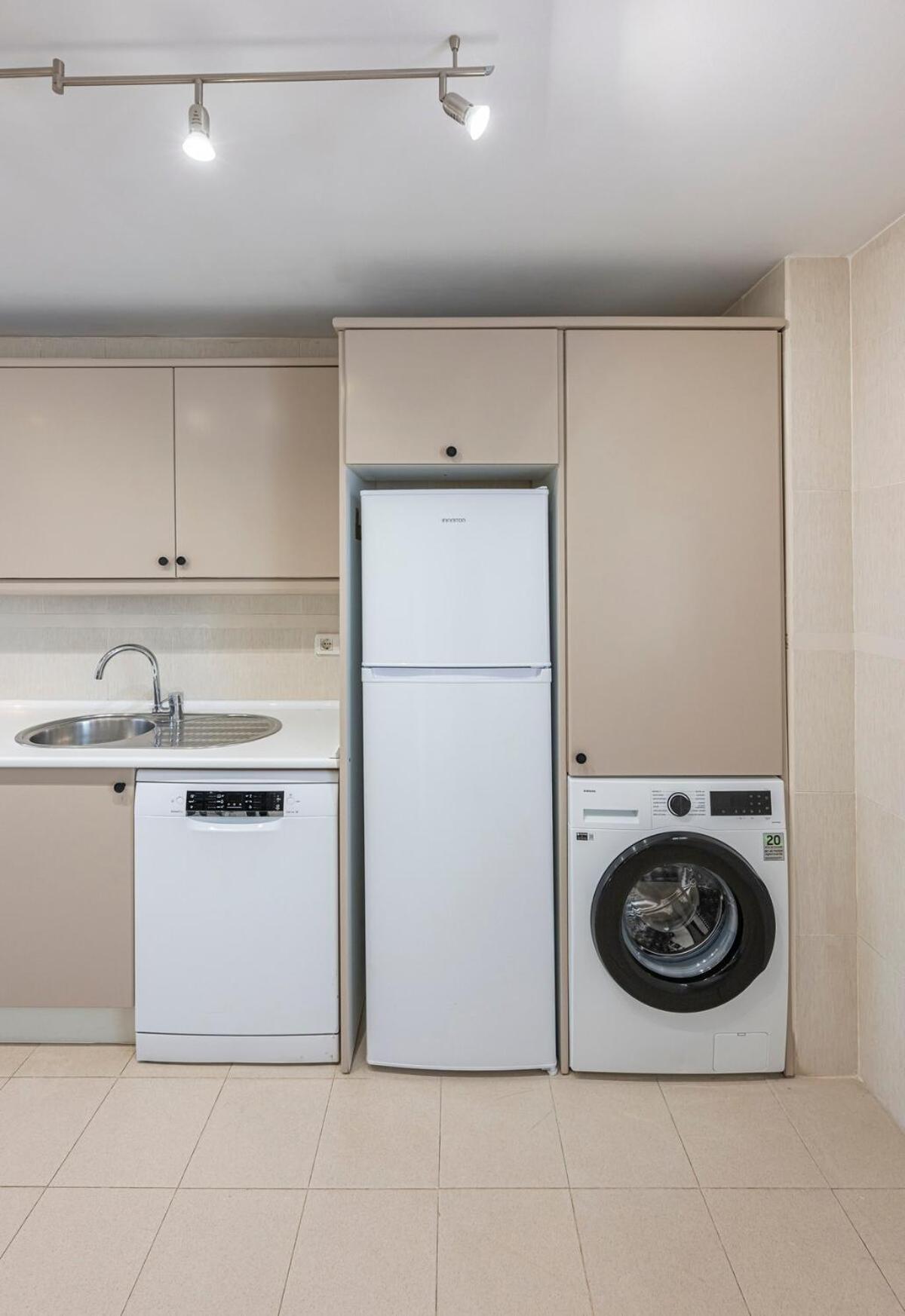 Marvellous 3 Bedroom Flat With Pool And Terrace *