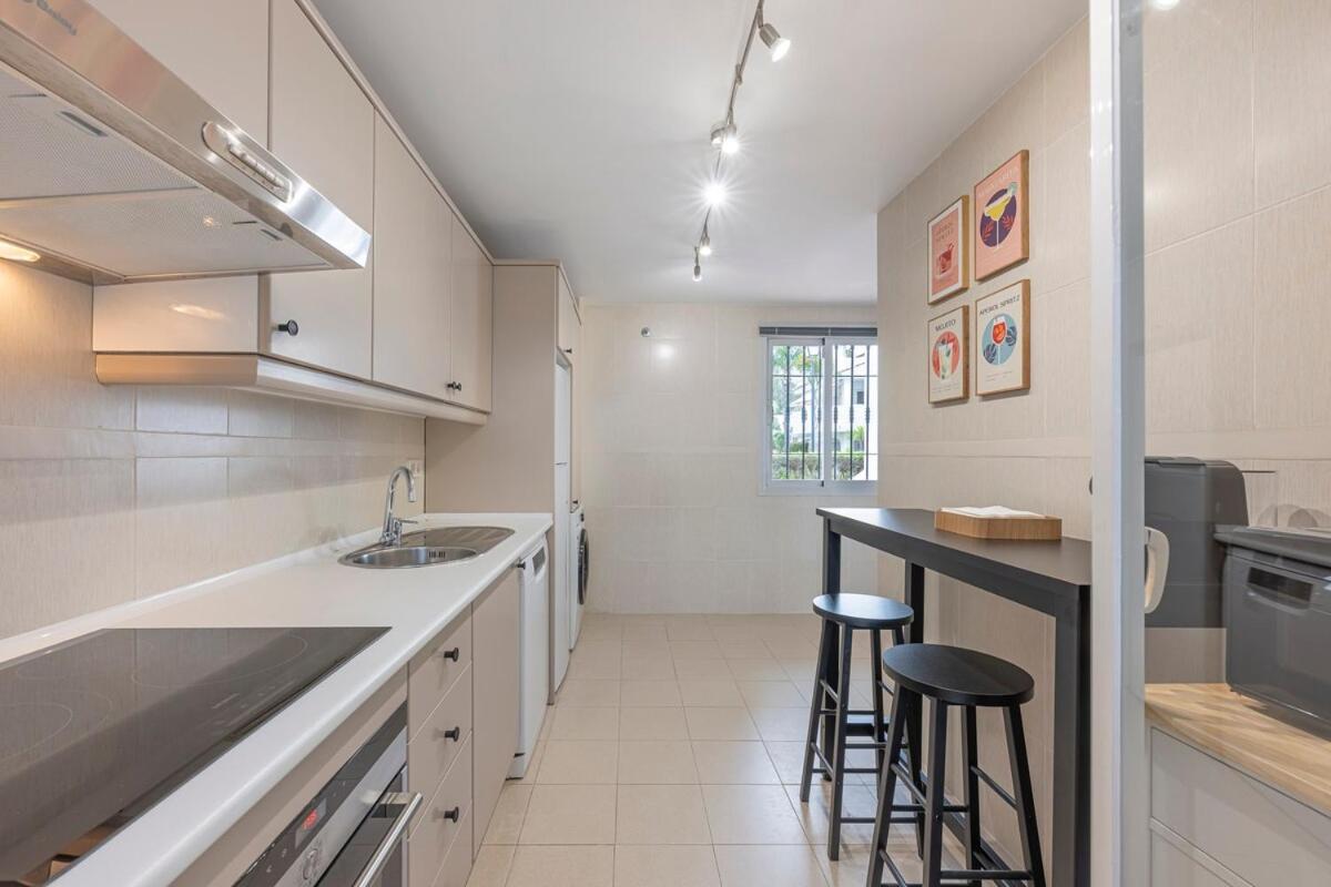 Marvellous 3 Bedroom Flat With Pool And Terrace *