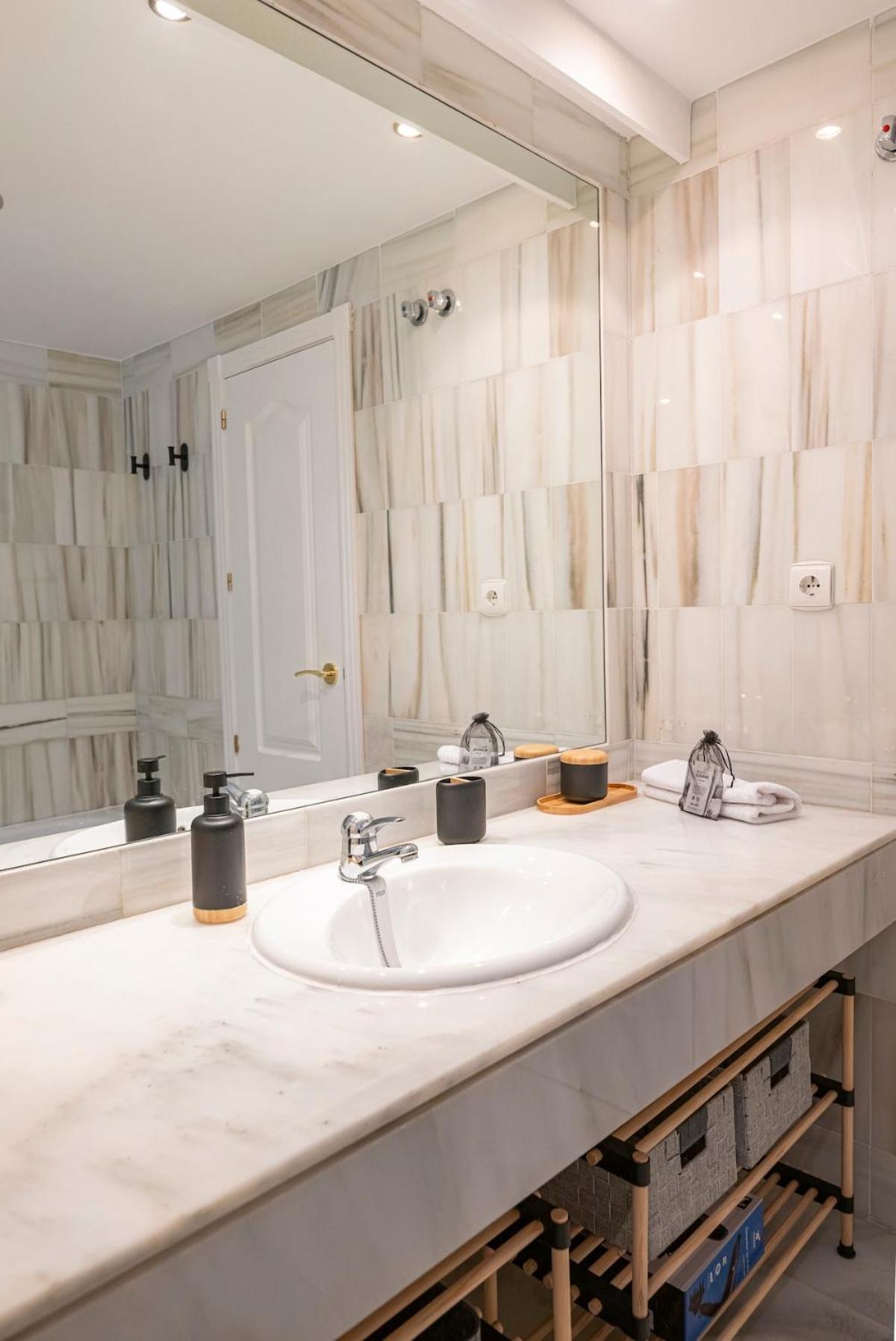 Marvellous 3 Bedroom Flat With Pool And Terrace