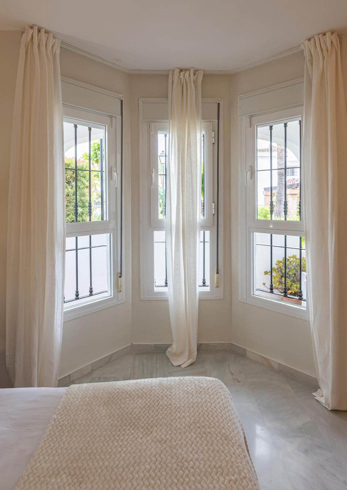 Marvellous 3 Bedroom Flat With Pool And Terrace Marbella